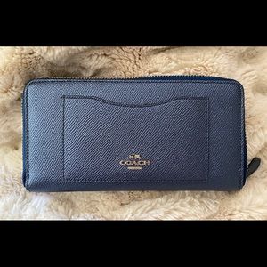 Women’s Coach Accordion Wallet - NEW